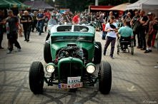 Rat road
Zapraszam na facebooka: 
K.Popławska Motophoto
Oprócz motocykli i samochodów znajdują się zdjęcia skateboardzistów.