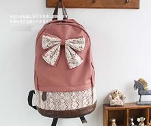 Mam do sprzedania plecaki w kolorze jak na zdjęciu, brązowym oraz takim cielistym. Plecaki wykonane są ze sztucznej skóry i są nowe w stanie idealnym ; ) cena to 90 zł plus kosz...