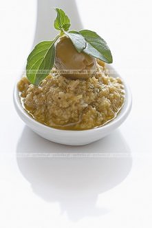 Pesto z oliwkami i gorgonzolą