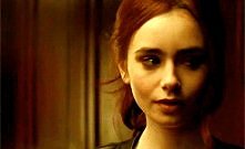 spojrzenie Clary i Jace...