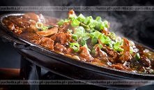 Gulasz z pieczarkami i szczypiorkiem