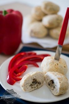 Kotlety z mielonej piersi kurczaka nadziewane pieczarkami