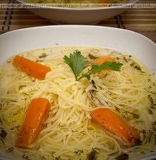 Zupa rosół z makaronem