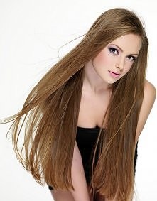 PRZEPIS NA SZYBKI  POROST WŁOSÓW:

1.Zetrzeć cebulę na tartce ( na najmniejszych oczkach )
2.Przez gazę przecisnąć tę papkę do kubeczka ( by był sam sok)
3. Sok z cebuli wetrzeć...