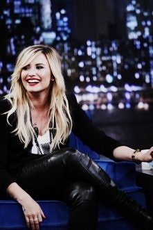 Włosy Demi <3