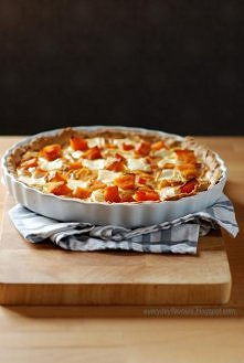 TARTA Z PIECZONĄ DYNIĄ I KOZIM SEREM.