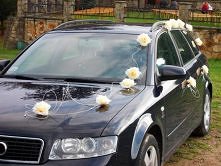 Dekoracja ecru z róż. Skont...