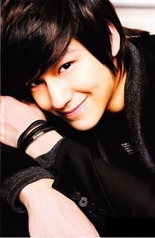 Hmyyy, przystojniak xD