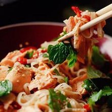 Makaron ryżowy z pieczonym ...