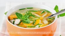 Zupa rybna z marchewką i pietruszką