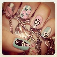 paznokcie <3
kocham je ...