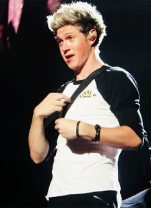 *REAKCJA NIALLA KIEDY FANKA...