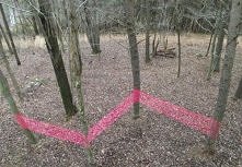 Leśny art z włóczką