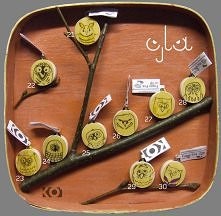 ojle... uniwersalne koraliki z kółeczkiem, drewniane, ręcznie malowane (nie ma dwóch takich samych)