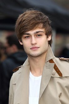 Douglas Booth - znany np. z filmu LOL ;)