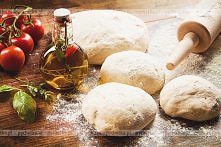 Podstawowe ciasto na pizzę