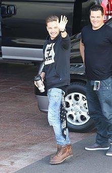 Liam                        (nareszcie uśmiechnięty<3)