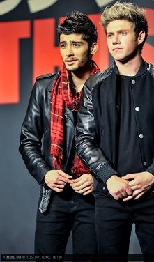 03.11.2013  Zayn jaki piekny szalik :)