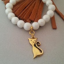 Złoty kotek.

Kliknij w zdjęcie, aby zobaczyć więcej!