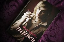 Recenzja powieści "Ona pierwsza"