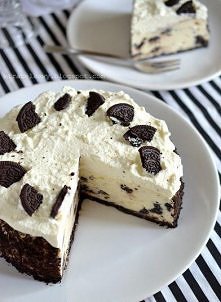 Czarno-biały sernik z Oreo


Na małą tortownicę o średnicy 18 cm.


500g mielonego twarogu na serniki, 
250g mascarpone, 
150g słodzonego mleka skondensowanego, 
2 łyżki cukru p...