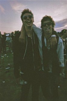 <33