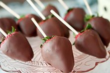 truskawki w czekoladzie.To co tygryski lubią najbardziej