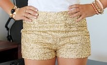 mam podobne, ślicznie wyglądają z opalonymi nogami :)