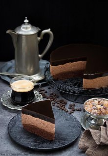 Czekoladowy sernik z kawową...