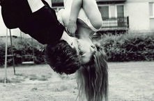 Nie trzeba być idealnym, żeby idealnie do kogoś pasować...