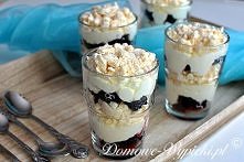 Deser bezowy z owocami