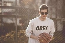 ale by go brała razem z pił...