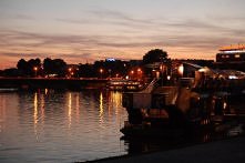 nocą, wszystko wydae się in...