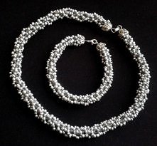 Srebrno-szary komplet :)

Z...