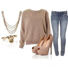 Nigdy nie wychodzące z mody połączenie jeansów i luźnej bluzki ;)