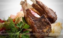 Jagnięce kotlety z musem