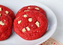 Ciasta Red Velvet z czekoladą. Kliknij w zdjęcie, aby zobaczyć przepis!