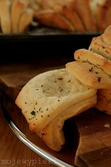 bułeczki czosnkowe z pietru...