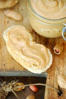 Masło orzechowe

Składniki na małe 2 słoiki masła orzechowego:

400 g orzeszków ziemnych

4 łyżki oleju ze słonecznika (u mnie firmy Zielony Nurt)

1 łyżeczka soli

2 łyżki miod...