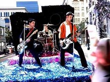 Green Day - Minority (Video)