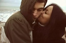 Za Ciebie kochanie, jesteś na pierwszym miejscu,
Za co? Dobrze wiesz, za nadanie życiu sensu.