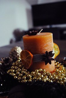 zwykła świeczka nabrała cha...