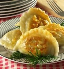 7 pomysłów jak odchudzić wigilijne dania
Choć w Wigilię obowiązuje post, podczas wieczerzy nie żałujemy sobie jedzenia, a potem... nie możemy dopiąć spodni. Sprawdź, jak to zmie...