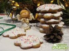 Mięciutkie pierniczki:)

1 kg mąki pszennej 
400 g cukru 
6 łyżek miodu 
1 opakowanie przyprawy korzennej do piernika 
2 łyżki kakao 
1 łyżka kawy rozpuszczalnej 
250 g masła 
5...