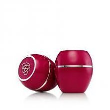 balsam do ust Oriflame, wiśniowy. Polecam gorąco na zimowe spacery ;)