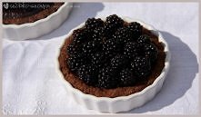 tarta czekoladowa z jeżynami