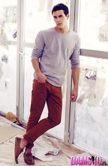 "Trzy metry nad niebem...