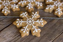 Iced Graham Cracker Snowflakes