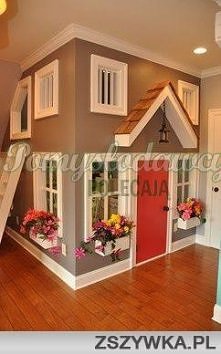 Ten domek jest wykonany z tektury i styropianu! Nieźle co?