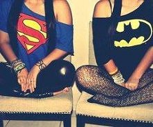 Ja osobiście uwielbiam Batmana i Supermena.
PS. POLECAM FILMY ;d